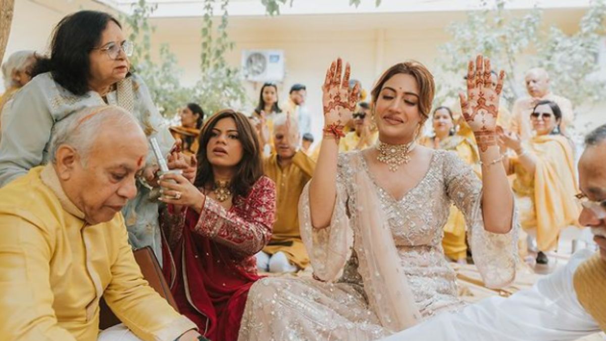 surbhi-chandna-shares-chooda-ceremony-photos-writes-about-emotional-moment-with-parents-void-of-drifting-apart